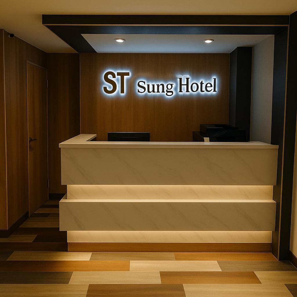 Sung Tai Hotel Гаосюн Екстер'єр фото